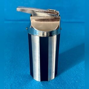 Vintage Ronson table lighter-no insert